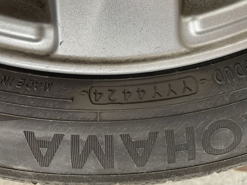 Гуми  Yokohama  215 55 16 с джанти Volvo 16 цола