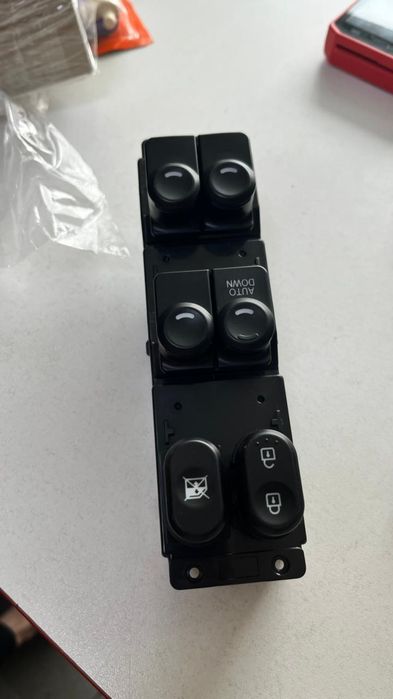 Блок кнопок стеклоподъемников