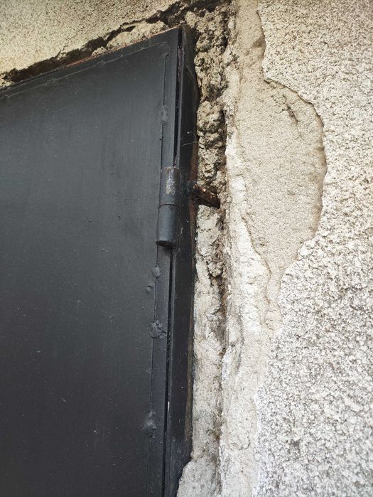 Метална гаражна врата - две крила