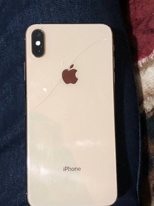 Iphone xs max gold