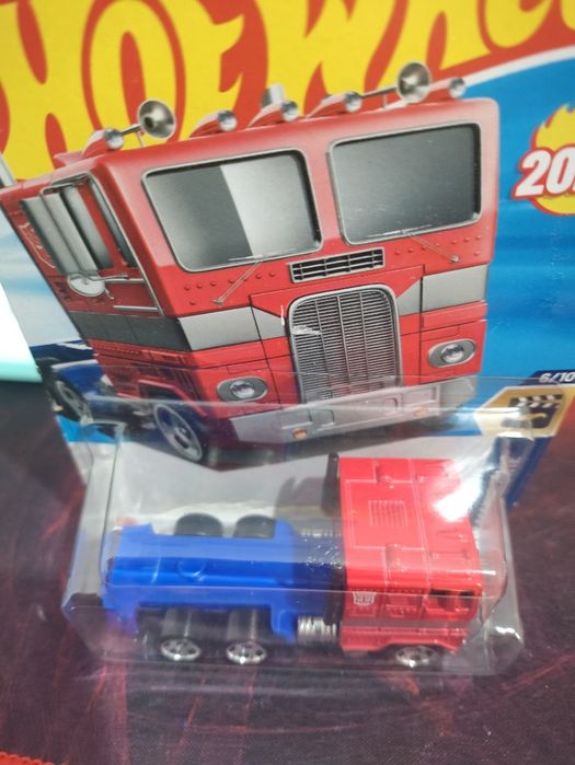 Hot wheels Porsche/Optimus Prime