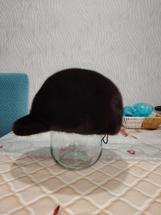 Продам норковую шапку.