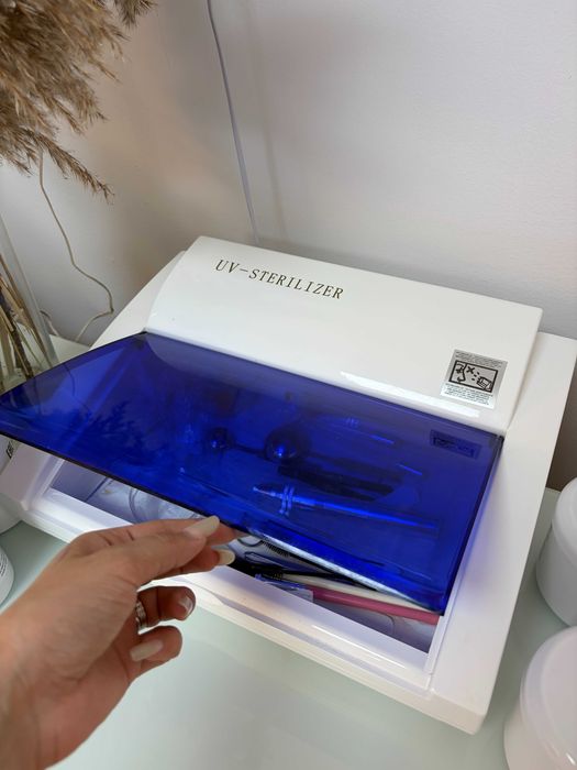 Sterilizator UV pentru instrumente cosmetice