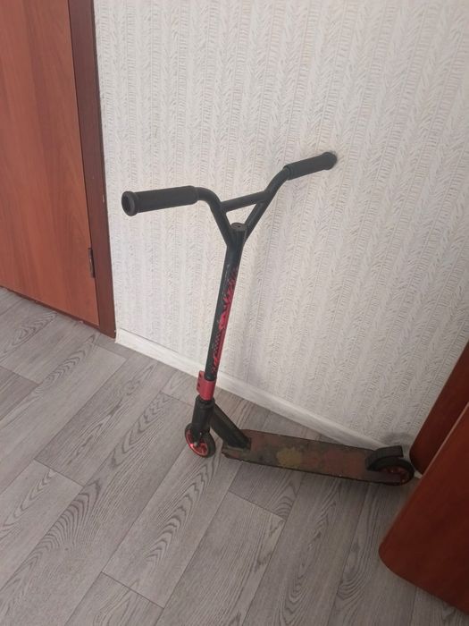 Продам самокат трюковый
