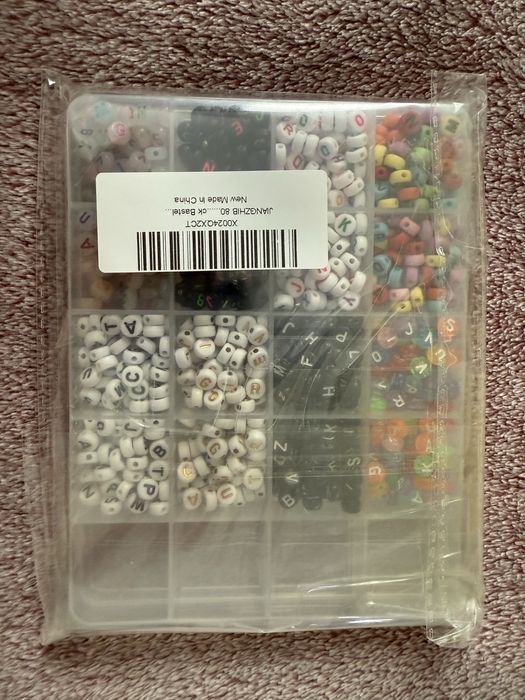 Set 100 de charmuri pt bratari - cu litere