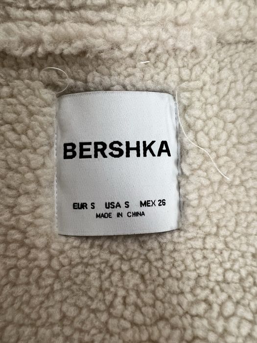 Jacheta teddy Bershka crem piele eco