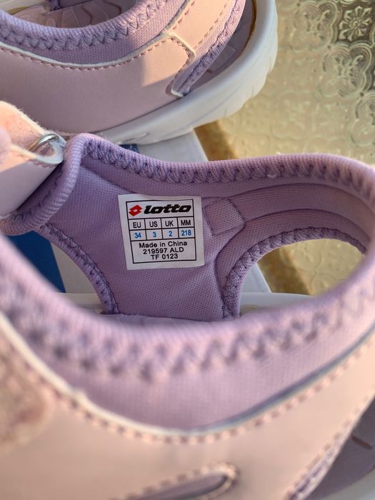 Сандали за момиче