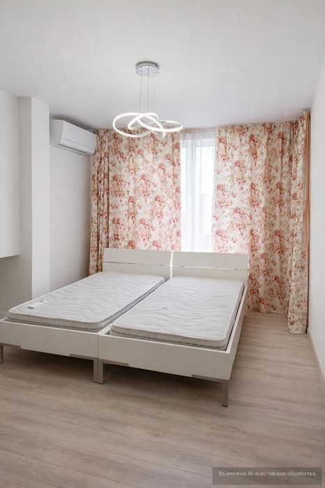 Тристаен за продажба в Център