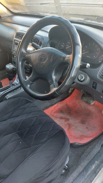 Продам Toyota Karina