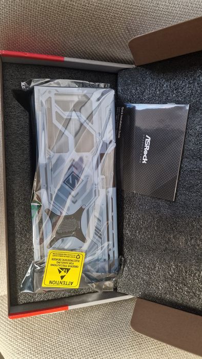 Placa video ASRock Steel Legend AMD Radeon RX 9070 XT 16GB