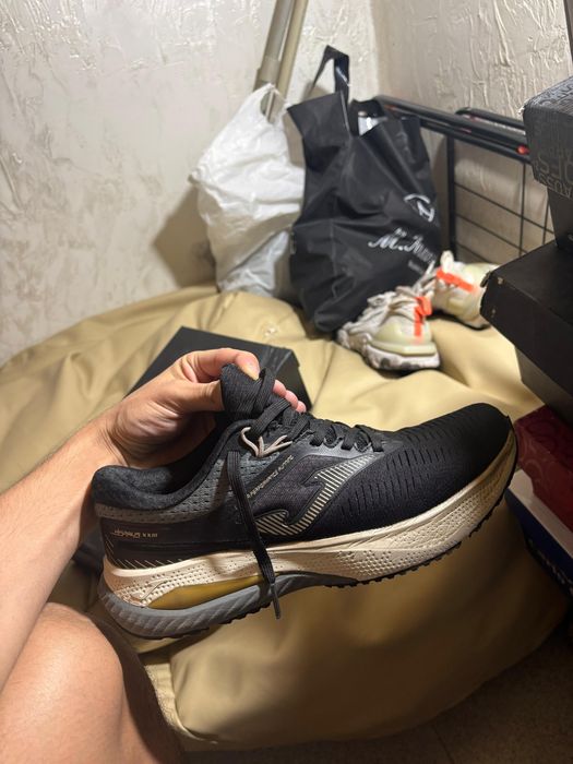 Кроссовки Joma спортивные