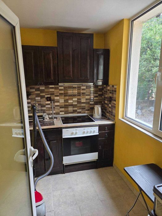 Дава се под наем Тристаен апартамент в Карлово - 65 кв.м за 280.5 € - Снимка #1