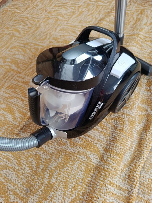 Прахосмукачка ровента без забележки.