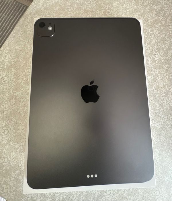 Продаю iPad m5 256 гб