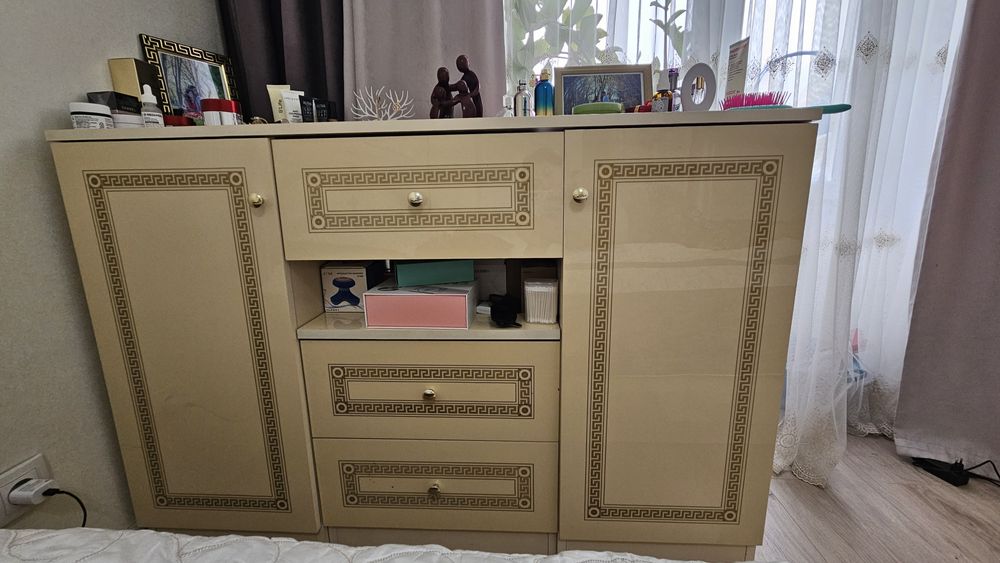 Спальный гарнитур