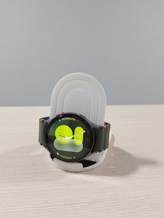 Продаю смарт-часы Samsung Galaxy Watch 7 (44 мм)