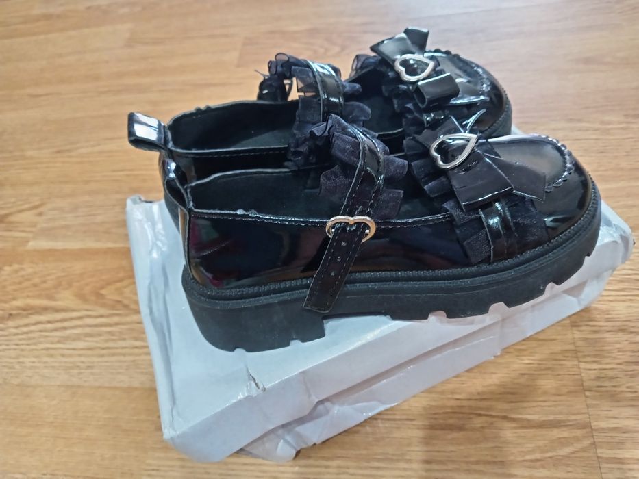 Туфли на девочек 33-р