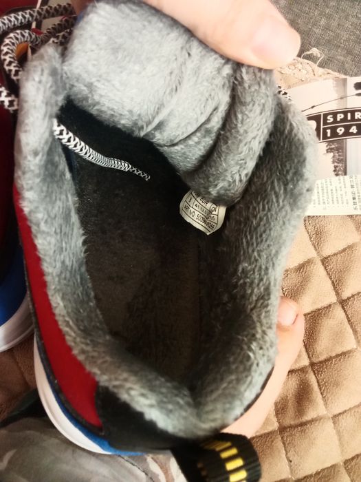 Продам кросовки фирмы Jeep