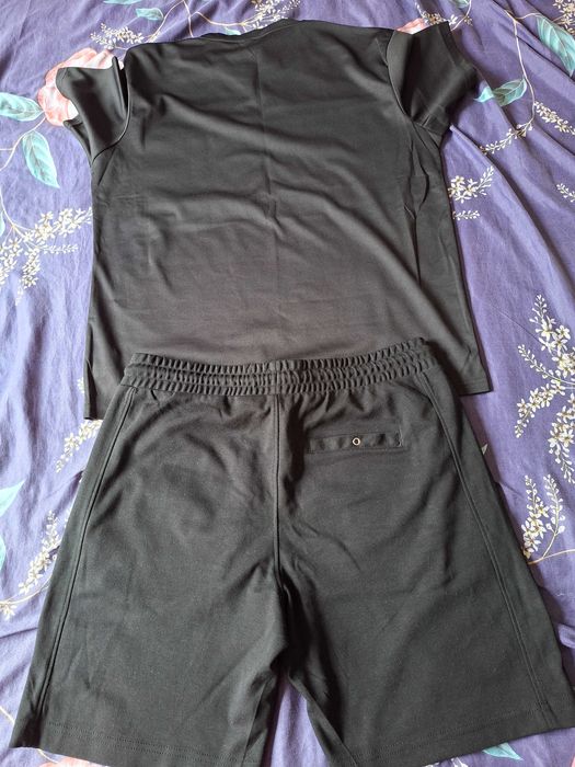 Мъжки спортен екип!Фланелка на Милан и къси гащи!