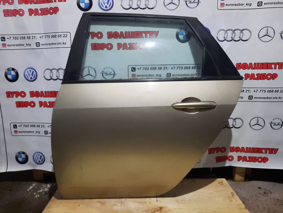 Двери Ниссан Премьера Р12