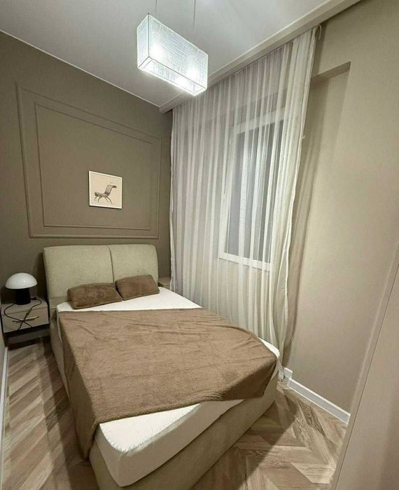 Сдаю просторная 2х ком кв-ру самом центре города Ойбек Госпитальный Р4