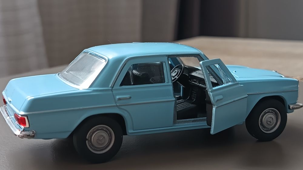 Mercedes-Benz® W114 W115 Bot de Cal /8 machetă ~12cm