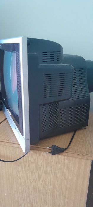 TV CROWN малък, удобен и кристален