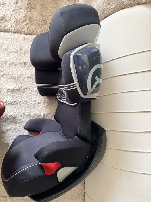 Автокресло Cybex.
