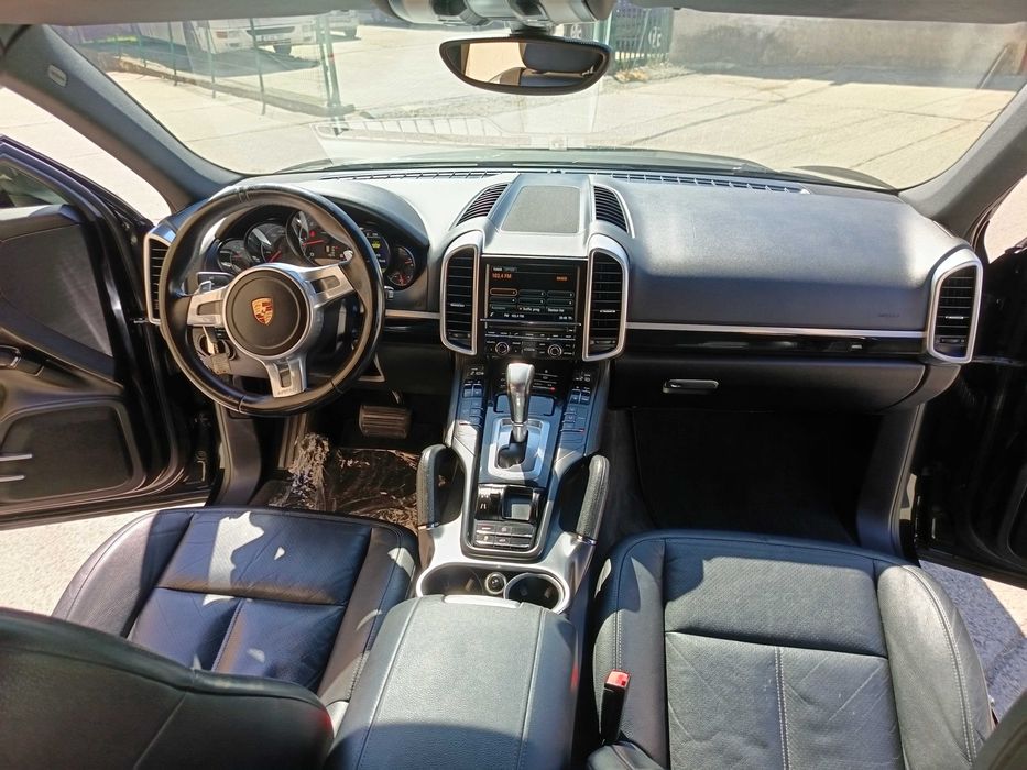 Porsche Cayenne 3.0 Diesel 245 CP ** An 2013**Jante 20**Piele**