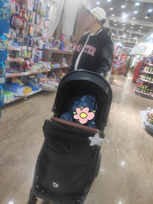 Продам коляску Tomix