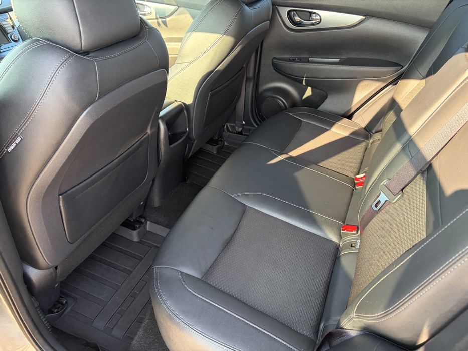 Nissan Qashqai 1.3 TCe 157cp Automat Panoramic Camere 360