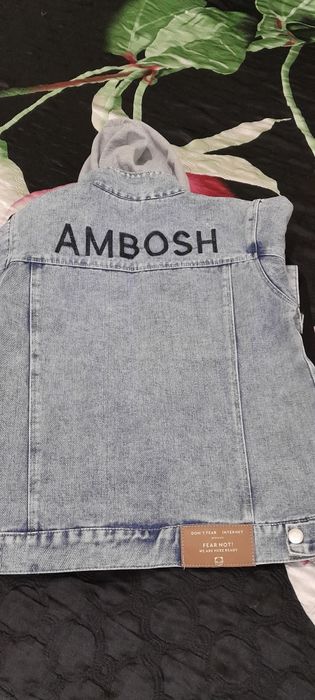 Продам куртку для девушки