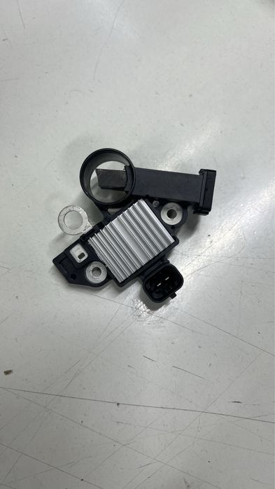 Реле напряжения (щетки генератора) Cobalt