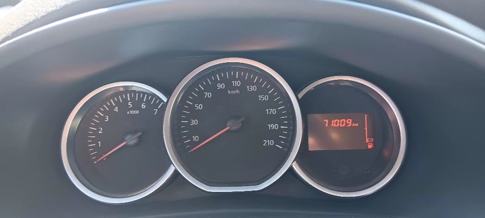 Dacia Logan ,an 2020,unic proprietar,carte service,, 2 chei,închidere  centralizata, aer condiționat, geamuri ,  motor 999 ,fără evenimente