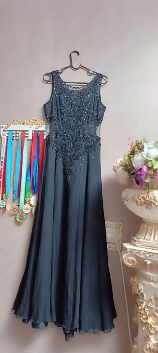 Продам шикарное платье