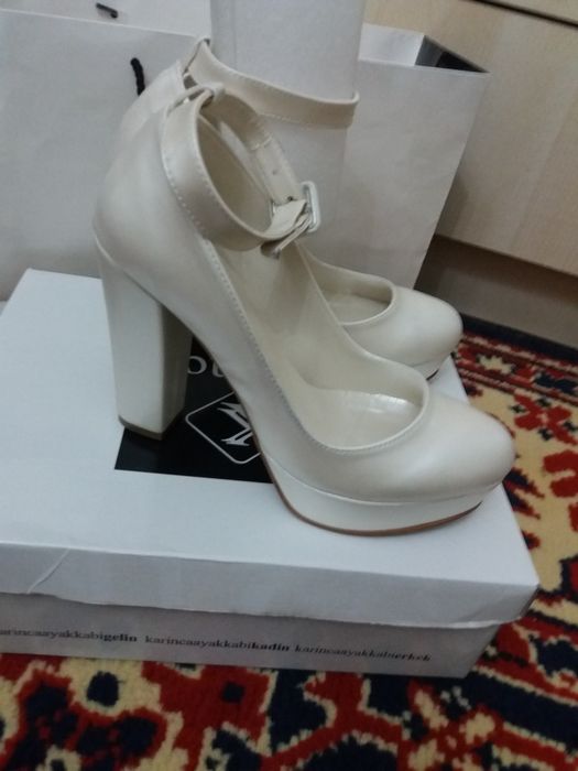 Свадебные туфли  Турция 36, и розовые 38 разм Турция!.