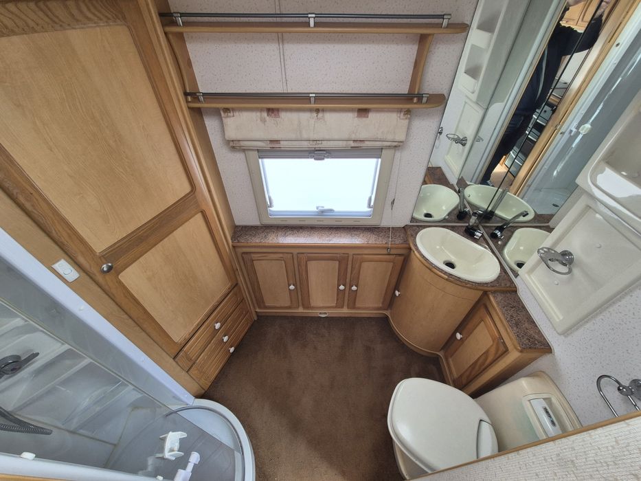 Rulota Omega 2002 in stare foarte buna