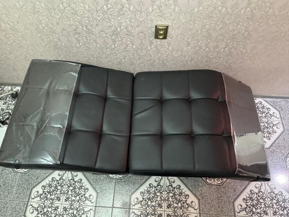 Кушетка почти новый