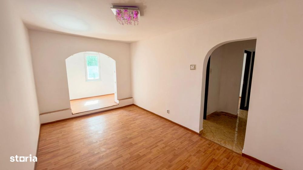 Vanzare apartament 4 camere in Micro 39 cu 2 balcoane — fotografia 1