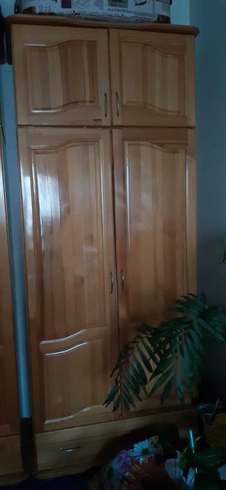 Продавам спешно Двукрилен гардероб + надстройка - дъб