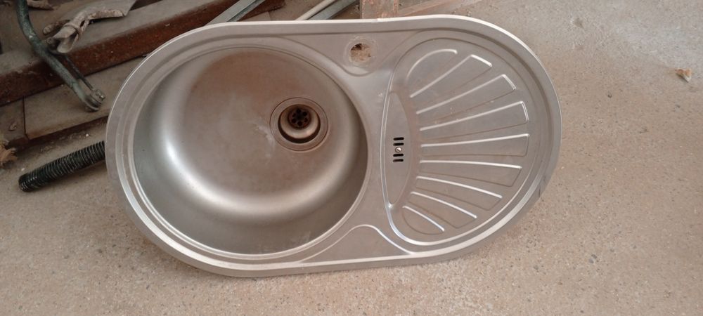 Мойка на кухню нержавейка.