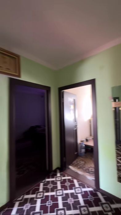 2 Etajdan 3 Honali kvartira sotiladi