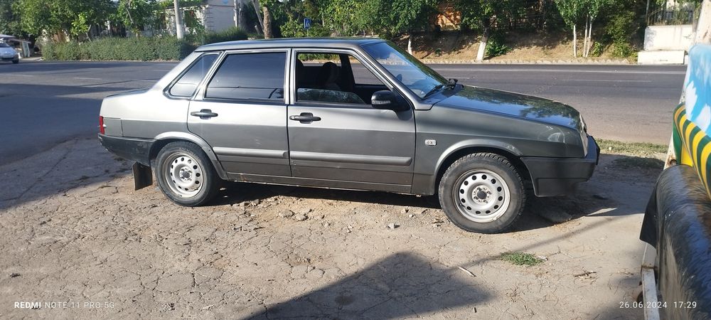 Vaz 21099 sotiladi