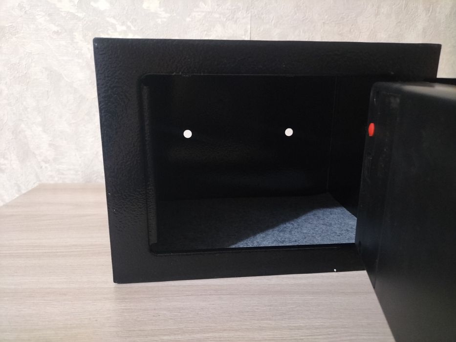 Сейф с кодовым замком