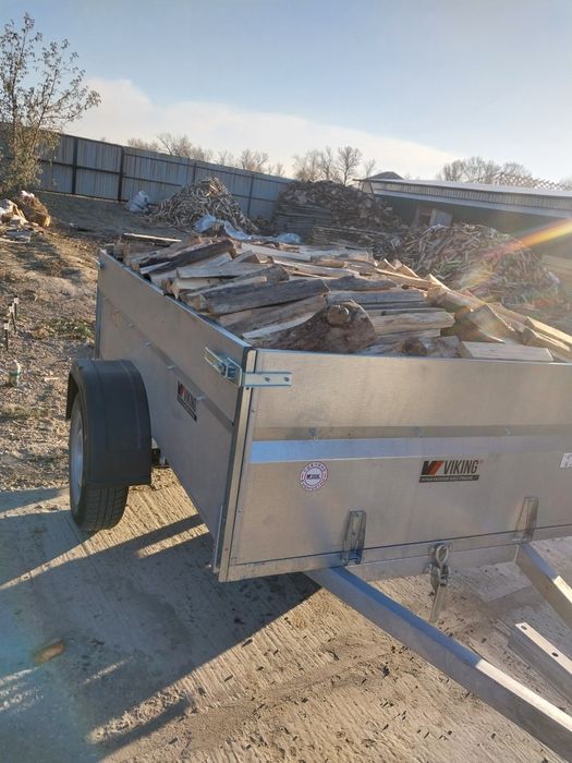 Дрова рубленые колотые.