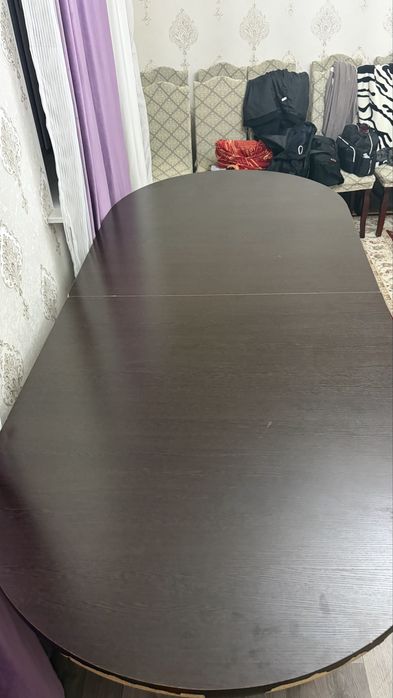 Стол для гостинной