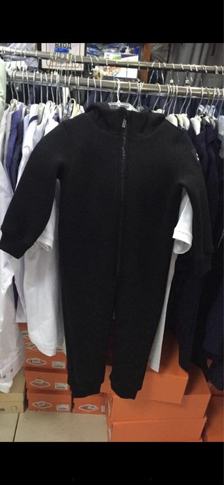 Продам комбинезон дино от BODO