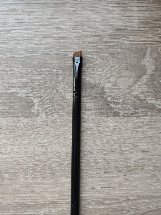 Различни четки за грим