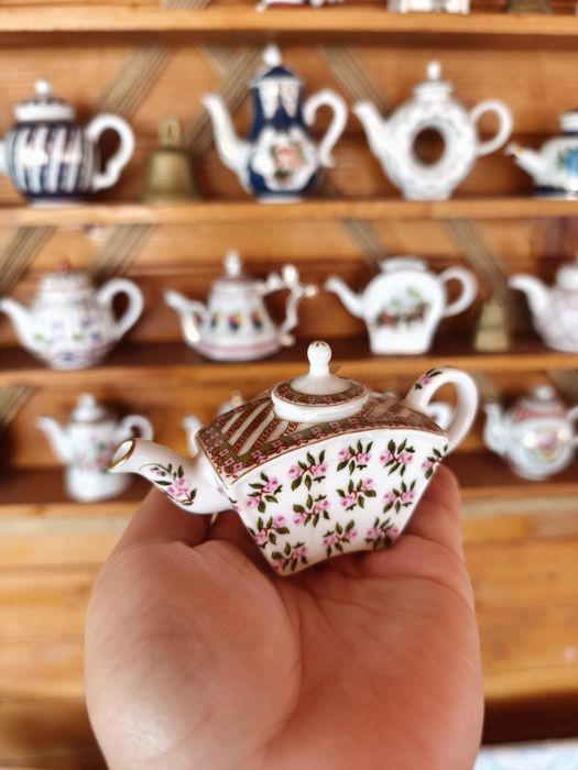 Антикварни мини порцеланови чайнички