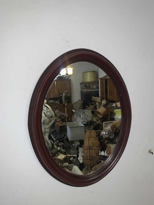 Oglinda de perete in rama de lemn in doua poziti